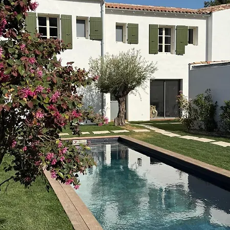 בית נופש Les Rivages Etoiles - Merveilleuse Maison D'architecte, Piscine Privee לה פלוט